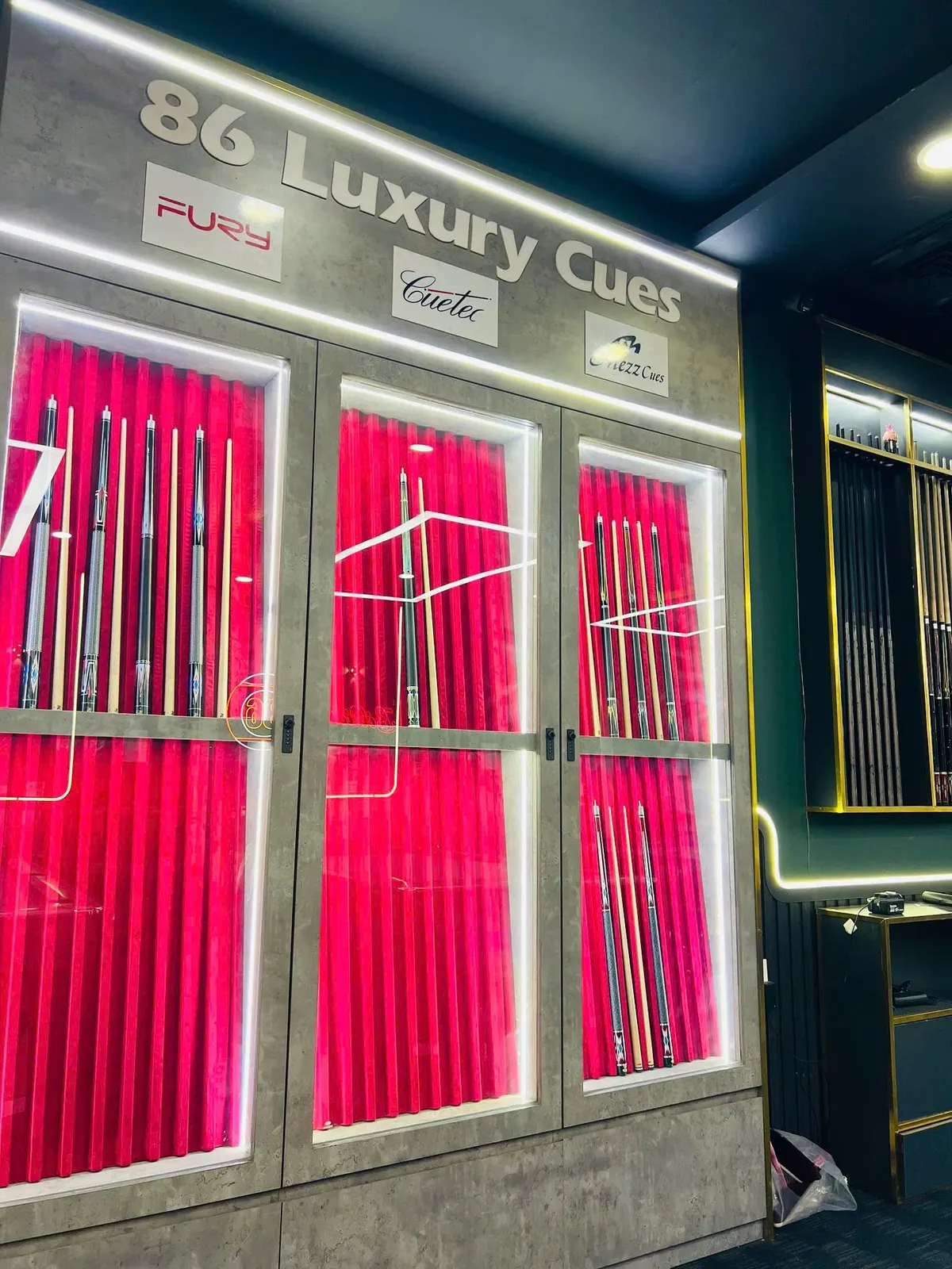 Tủ cơ 86 Luxury Cues — 86 Luxury Billiards